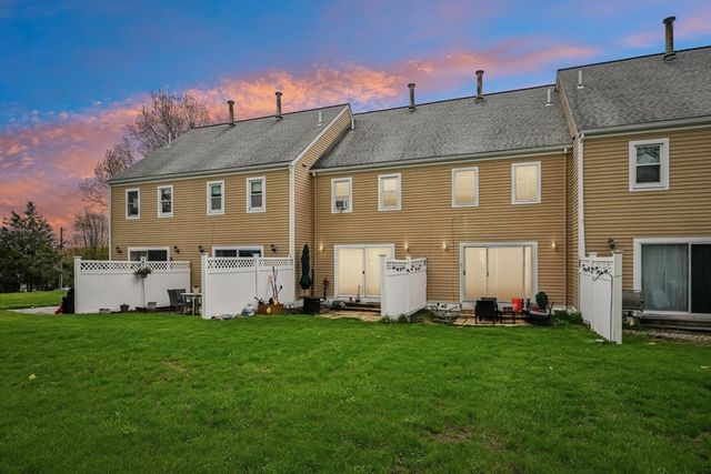 42 Wrentham Rd 42, Worcester, MA 01602