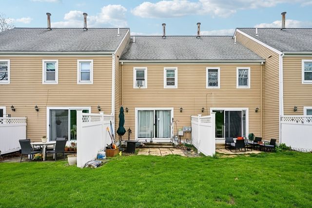 42 Wrentham Rd 42, Worcester, MA 01602