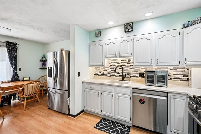 42 Wrentham Rd 42, Worcester, MA 01602