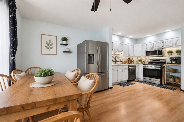 42 Wrentham Rd 42, Worcester, MA 01602