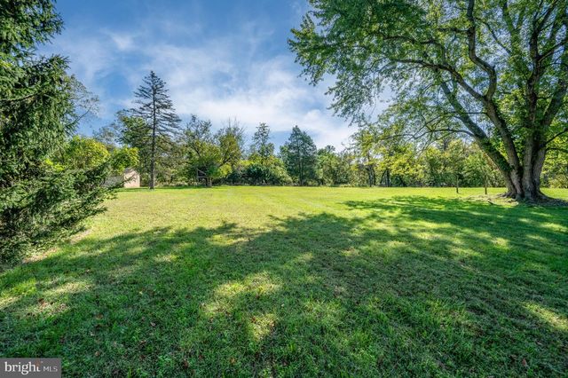 316 RIVER RD, Collegeville, PA 19426