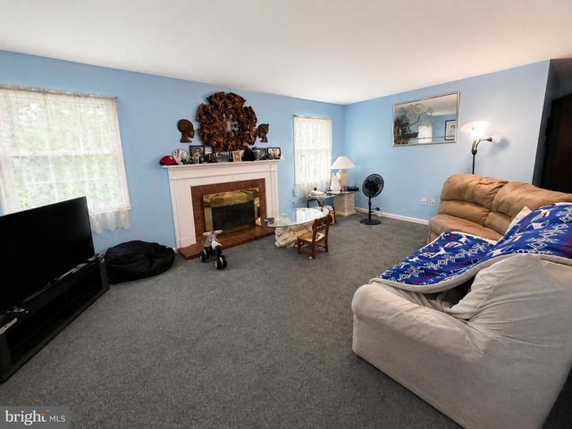 40 TRESCOTT LN, Willingboro, NJ 08046