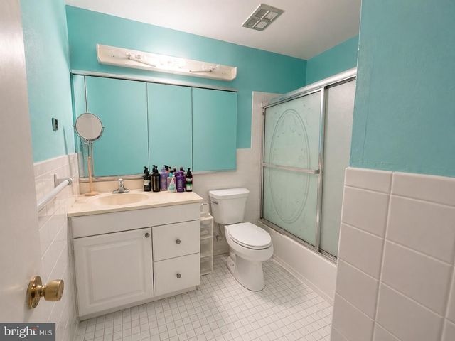 40 TRESCOTT LN, Willingboro, NJ 08046
