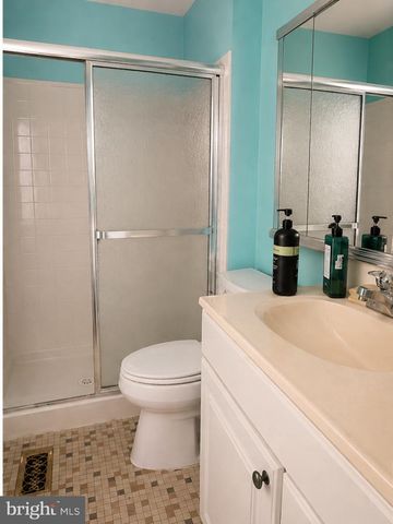 40 TRESCOTT LN, Willingboro, NJ 08046