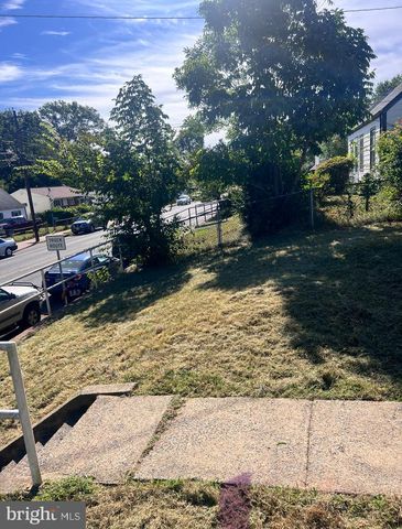 229 MANASSAS DR, Manassas Park, VA 20111