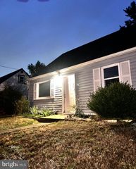 229 MANASSAS DR, Manassas Park, VA 20111