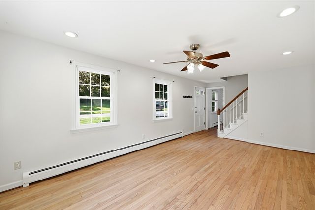 1056 North West St, Agawam, MA 01001