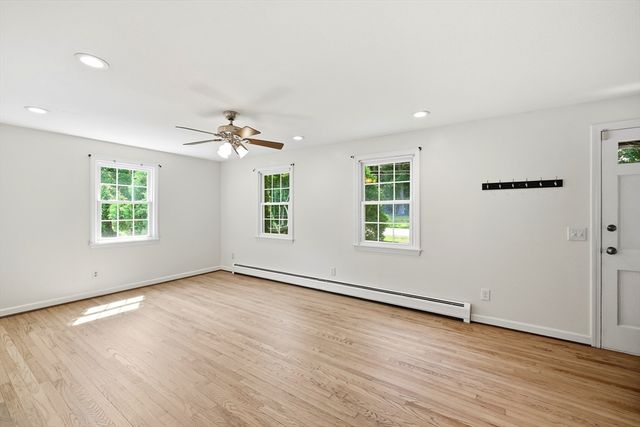 1056 North West St, Agawam, MA 01001