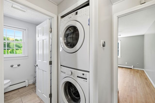 1056 North West St, Agawam, MA 01001