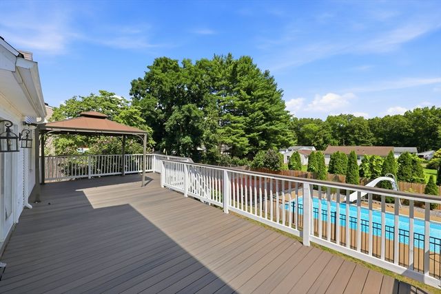 1056 North West St, Agawam, MA 01001