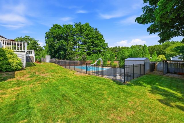 1056 North West St, Agawam, MA 01001