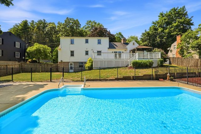 1056 North West St, Agawam, MA 01001