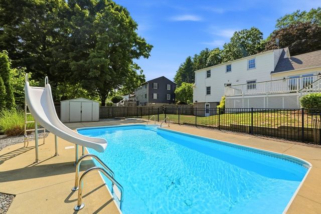 1056 North West St, Agawam, MA 01001