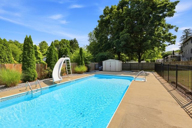 1056 North West St, Agawam, MA 01001