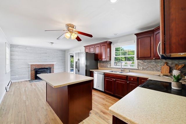 1056 North West St, Agawam, MA 01001