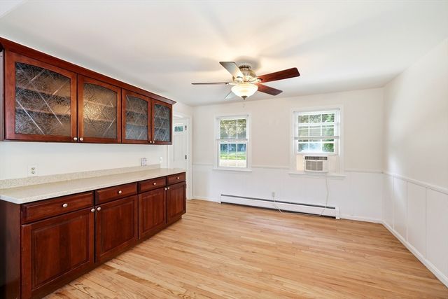 1056 North West St, Agawam, MA 01001