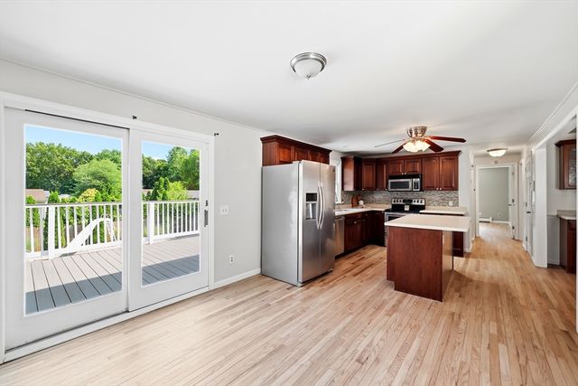 1056 North West St, Agawam, MA 01001