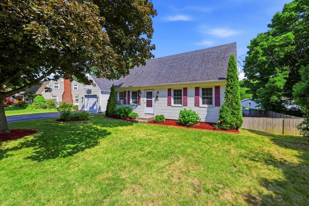 1056 North West St, Agawam, MA 01001