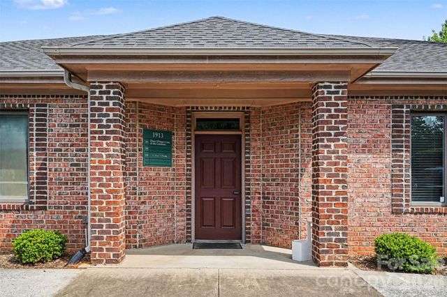 1913 J N Pease Place 201, Charlotte, NC 28262