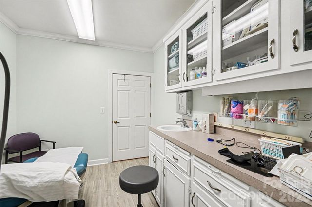 1913 J N Pease Place 201, Charlotte, NC 28262