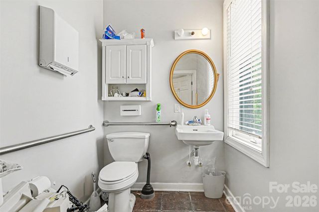 1913 J N Pease Place 201, Charlotte, NC 28262