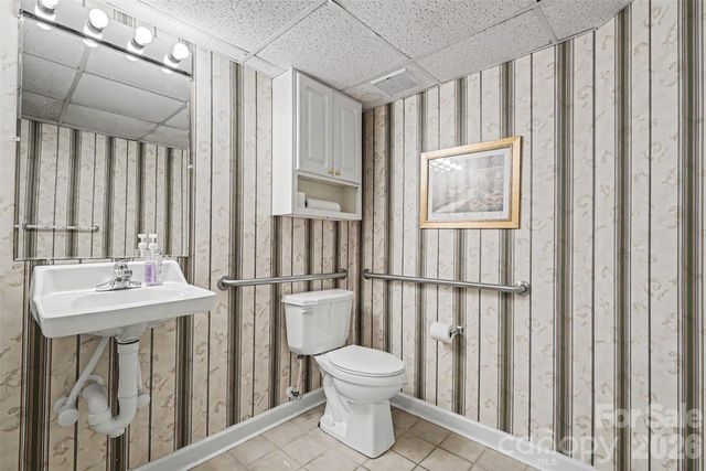 1913 J N Pease Place 201, Charlotte, NC 28262
