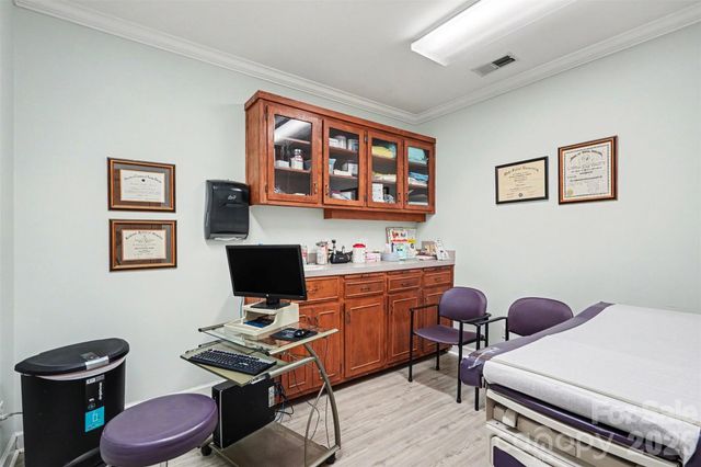 1913 J N Pease Place 201, Charlotte, NC 28262