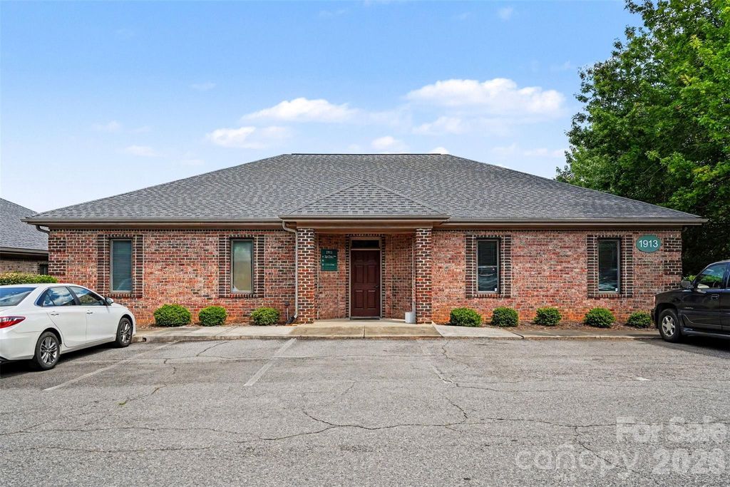 1913 J N Pease Place 201, Charlotte, NC 28262