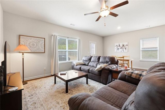 176 Innis Brook Circle, Cartersville, GA 30120