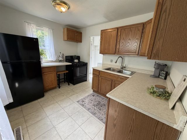 1016 Palmer Avenue, Kalamazoo, MI 49001