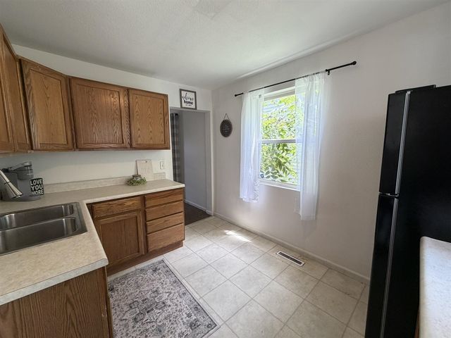 1016 Palmer Avenue, Kalamazoo, MI 49001