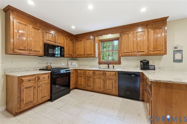 14310 Huntgate Woods Rd, Midlothian, VA 23112