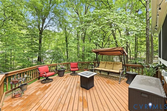 14310 Huntgate Woods Rd, Midlothian, VA 23112