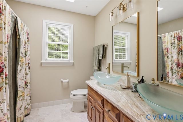 14310 Huntgate Woods Rd, Midlothian, VA 23112