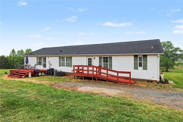 1369 Brims Grove Road, Pinnacle, NC 27043