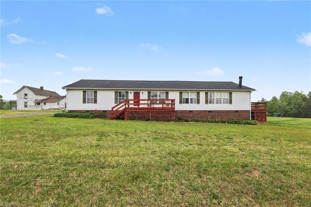 1369 Brims Grove Road, Pinnacle, NC 27043