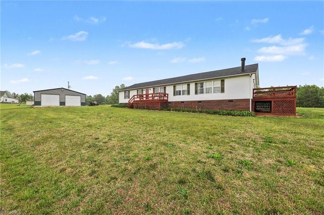 1369 Brims Grove Road, Pinnacle, NC 27043
