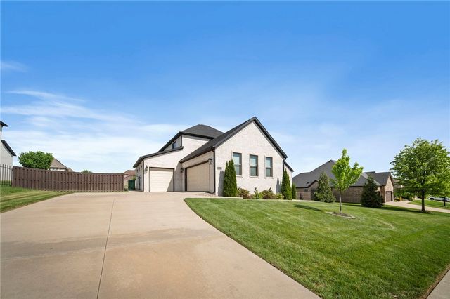 1410 Tuscany Drive, Centerton, AR 72719