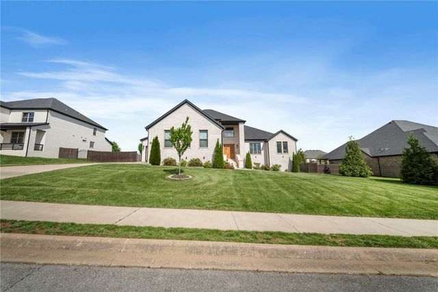 1410 Tuscany Drive, Centerton, AR 72719