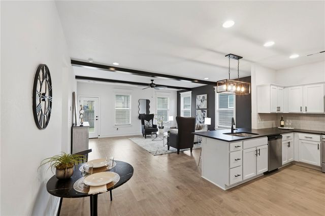 1706 W Broadway Place, Rogers, AR 72758