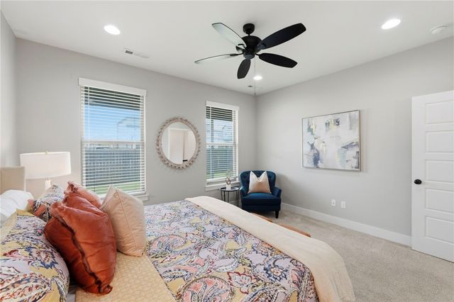 1706 W Broadway Place, Rogers, AR 72758