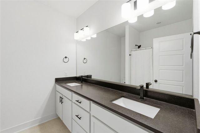 1706 W Broadway Place, Rogers, AR 72758