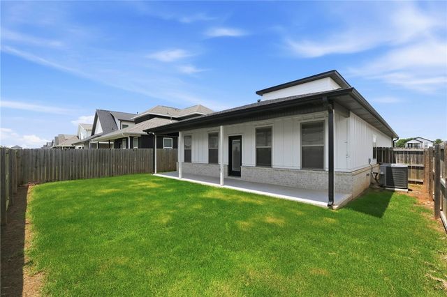 1706 W Broadway Place, Rogers, AR 72758