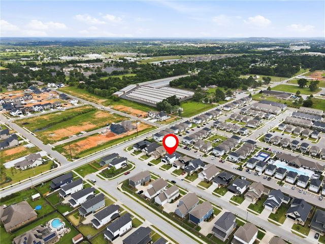 1706 W Broadway Place, Rogers, AR 72758