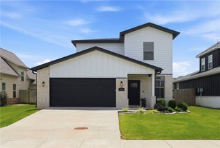 1706 W Broadway Place, Rogers, AR 72758