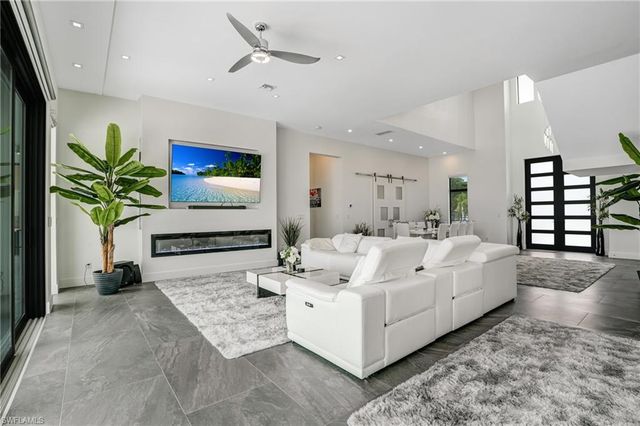 6390 River Club CT, North Fort Myers, FL 33917