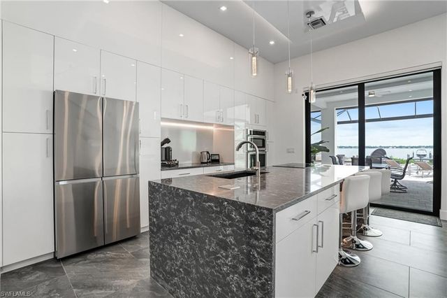 6390 River Club CT, North Fort Myers, FL 33917