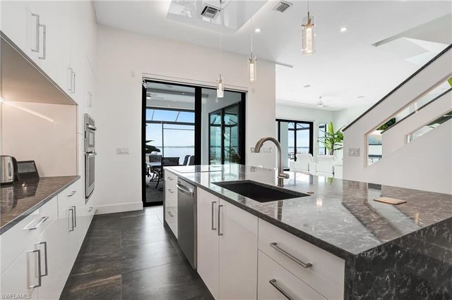 6390 River Club CT, North Fort Myers, FL 33917