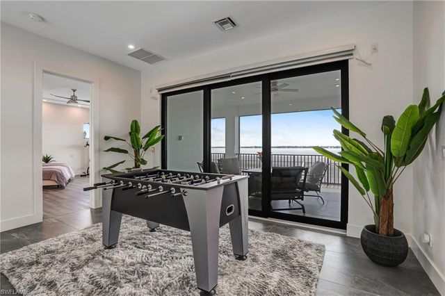 6390 River Club CT, North Fort Myers, FL 33917