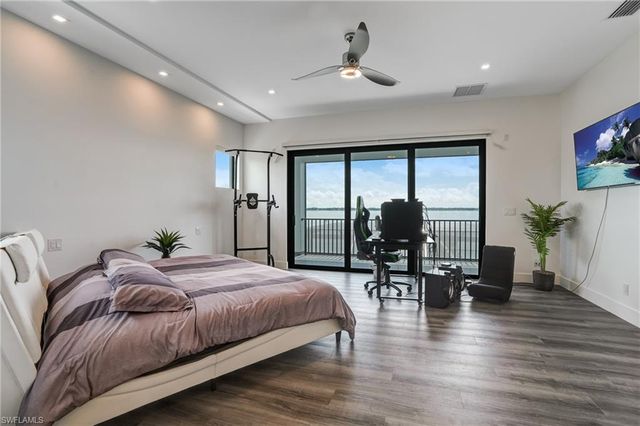 6390 River Club CT, North Fort Myers, FL 33917